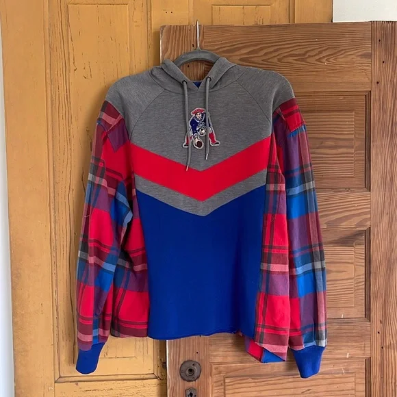 New England Patriots upcycled sweatshirt - Picture 1 of 6